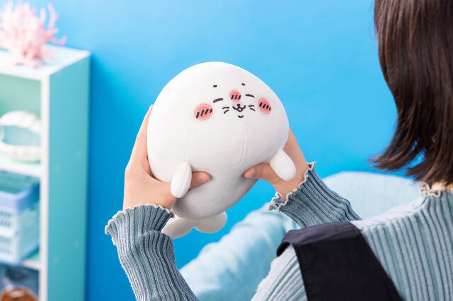 ちいかわ」原作・ナガノ先生の「アザラシ」が豪華くじに！A賞の超特大