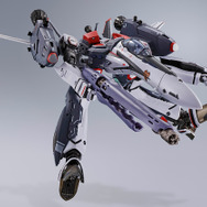 マクロスF」メサイアバルキリー（アルト機）、スーパーパーツ装備で“DX