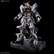 究極のガンプラ「PG UNLEASHED 1/60 νガンダム/LEDユニット」セットが
