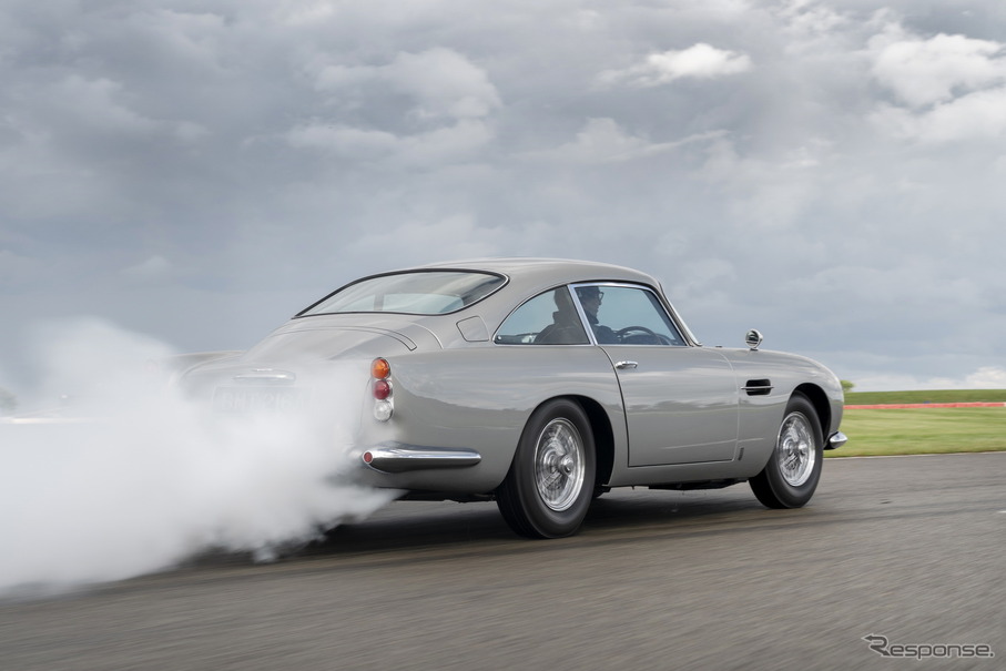 アストンマーティンが「DB5 ボンドカー」を復刻、最初の1台が完成…秘密