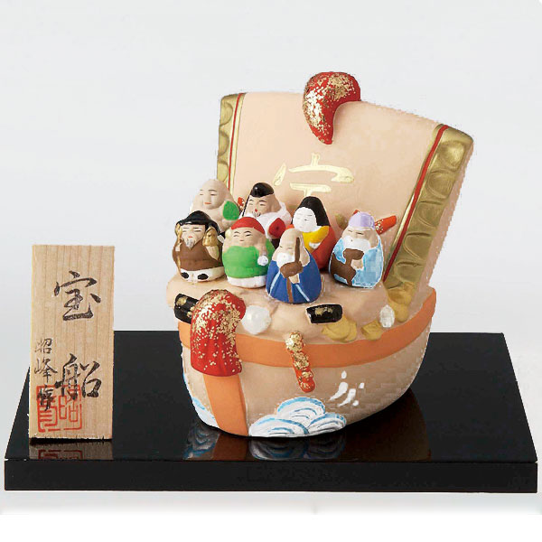 楽天市場】☆ 縁起の福飾り ☆ 七福神開運宝船（茶）塗板付 [ 190mm