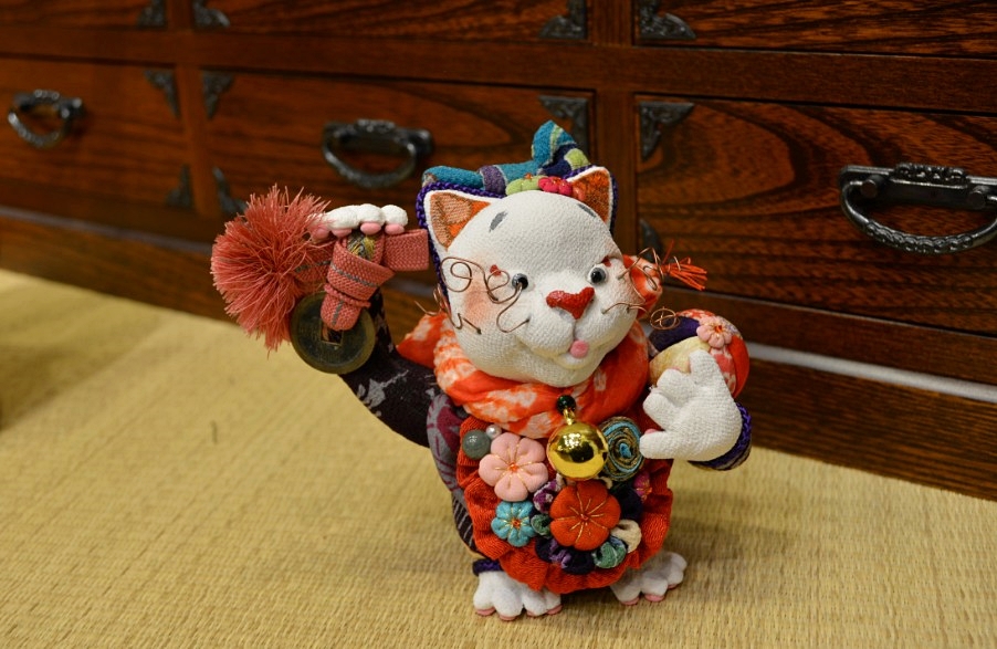 和雑貨 四季彩堂 オンラインショップ / 古布創作人形 みにねこエプロン