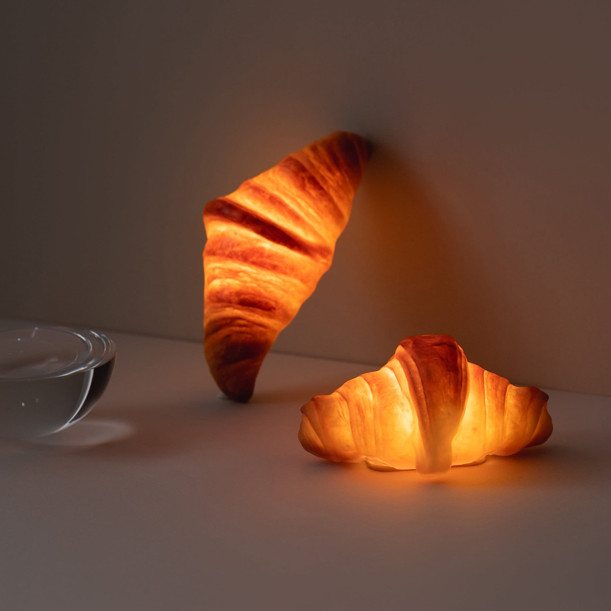 クロワッサン Bread Lamp （電池タイプ）| PAMPSHADE – Yukiko Morita