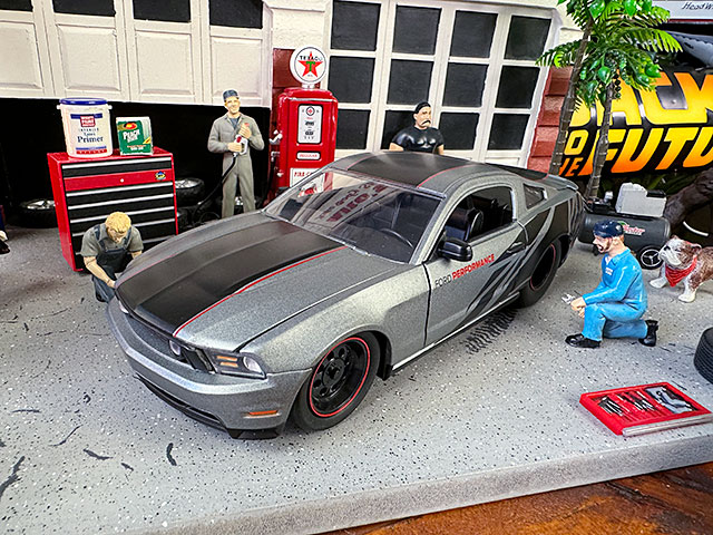 Jada 2010年 フォード マスタング GT ダイキャストミニカー 1/24