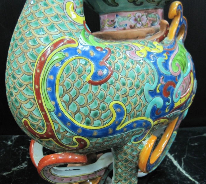景徳鎮 十錦 動物飾り壺（1対） 高さ約35cm 中国 陶磁器 花瓶 オブジェ