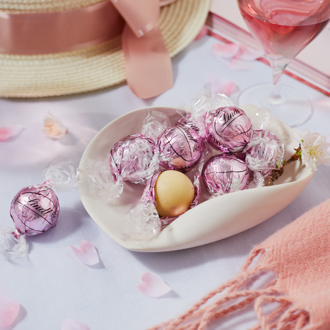 リンツ（Lindt） チョコレート リンドール さくら&クリーム 3個入
