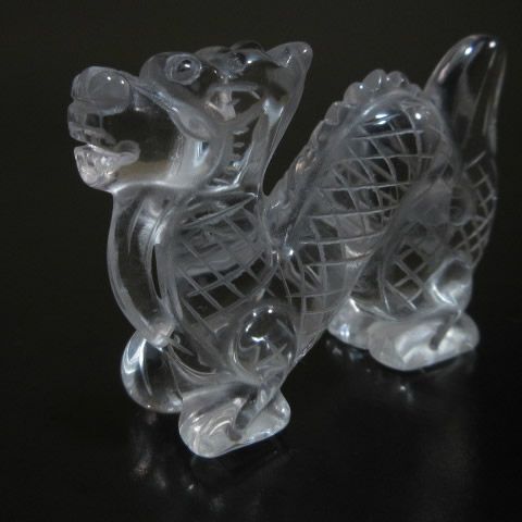 縁起のよい水晶彫刻 龍の置物 ｜ 幸せを呼ぶ石PAX