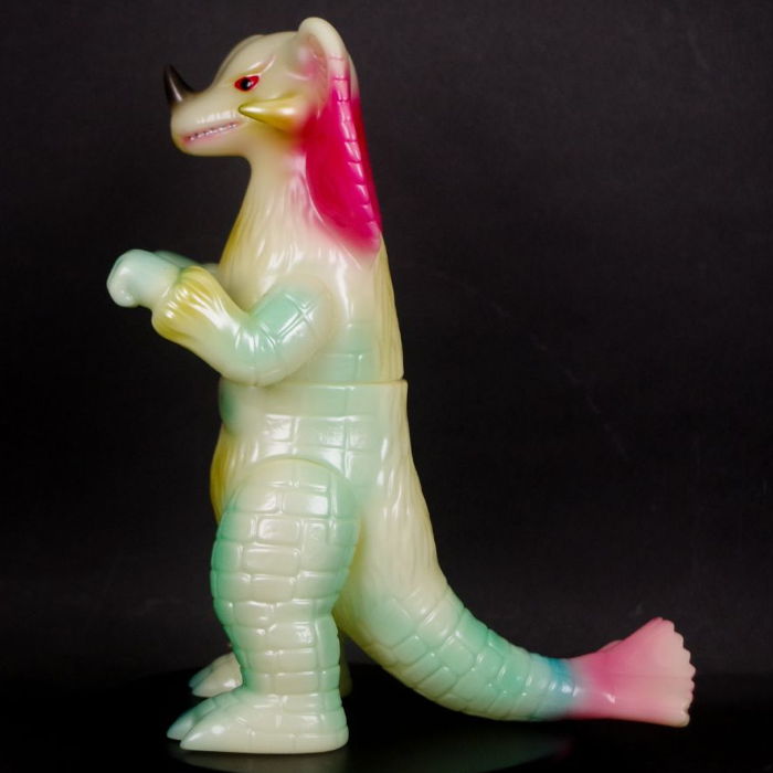 ギャラリー＆ショップ・墓場の画廊に「U.S.TOYS ルナチクス (蓄光Ver.2