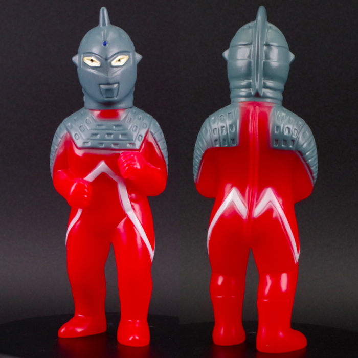 U.S.TOYS旗揚げ40周年！『ウルトラセブン』の限定ソフビが墓場の画廊