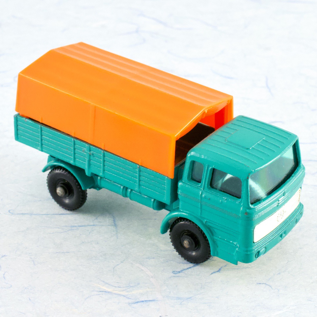 ミニカー イギリス マッチボックス（matchbox） メルセデス トラック