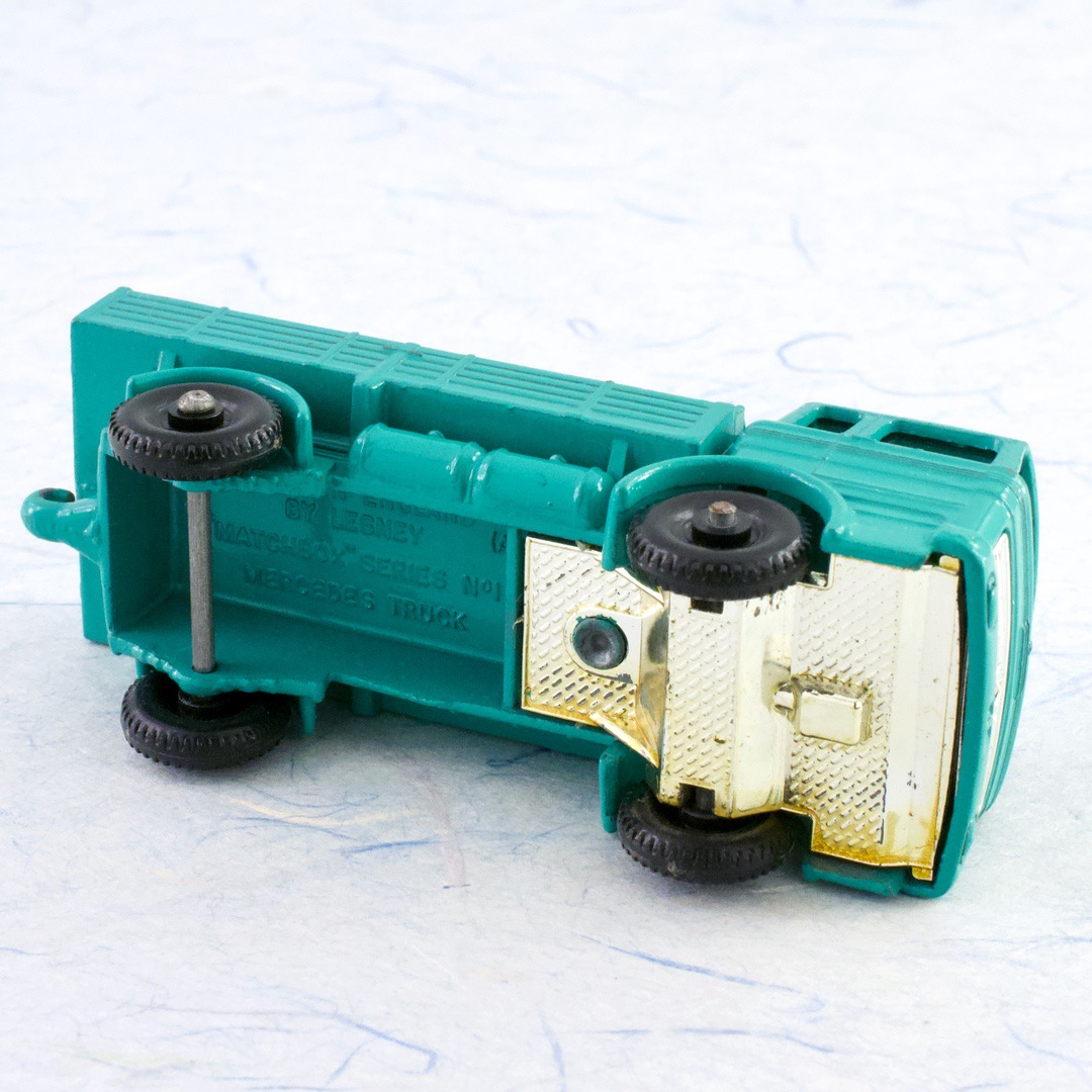 ミニカー イギリス マッチボックス（matchbox） メルセデス トラック