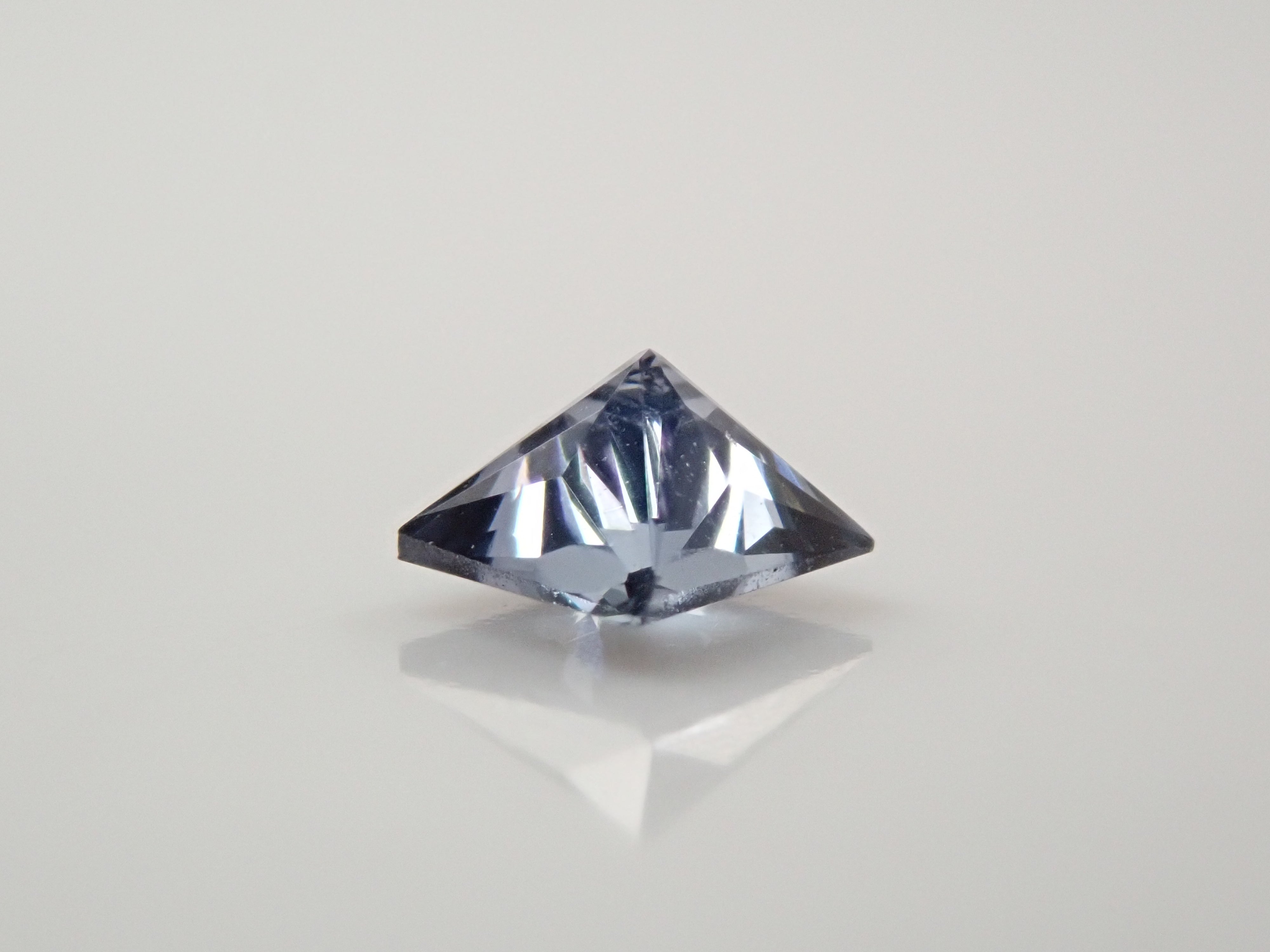 タンザニア産スピネル 0.165ctルース