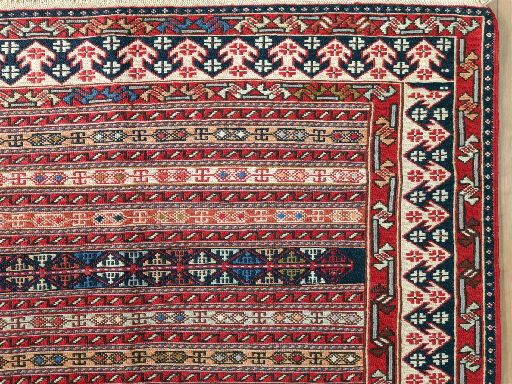キリムスタイル / イランの手織りキリム シルジャン187×119cm スマック
