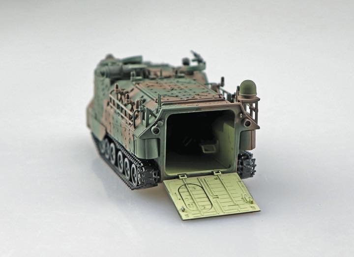 リアルさ抜群！陸自の1/72スケール水陸両用車で部屋がミリタリー化