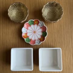 セリア 食器 豆皿 角鉢 豆鉢 花柄 ゴールドカラー 金色 和柄 お正月