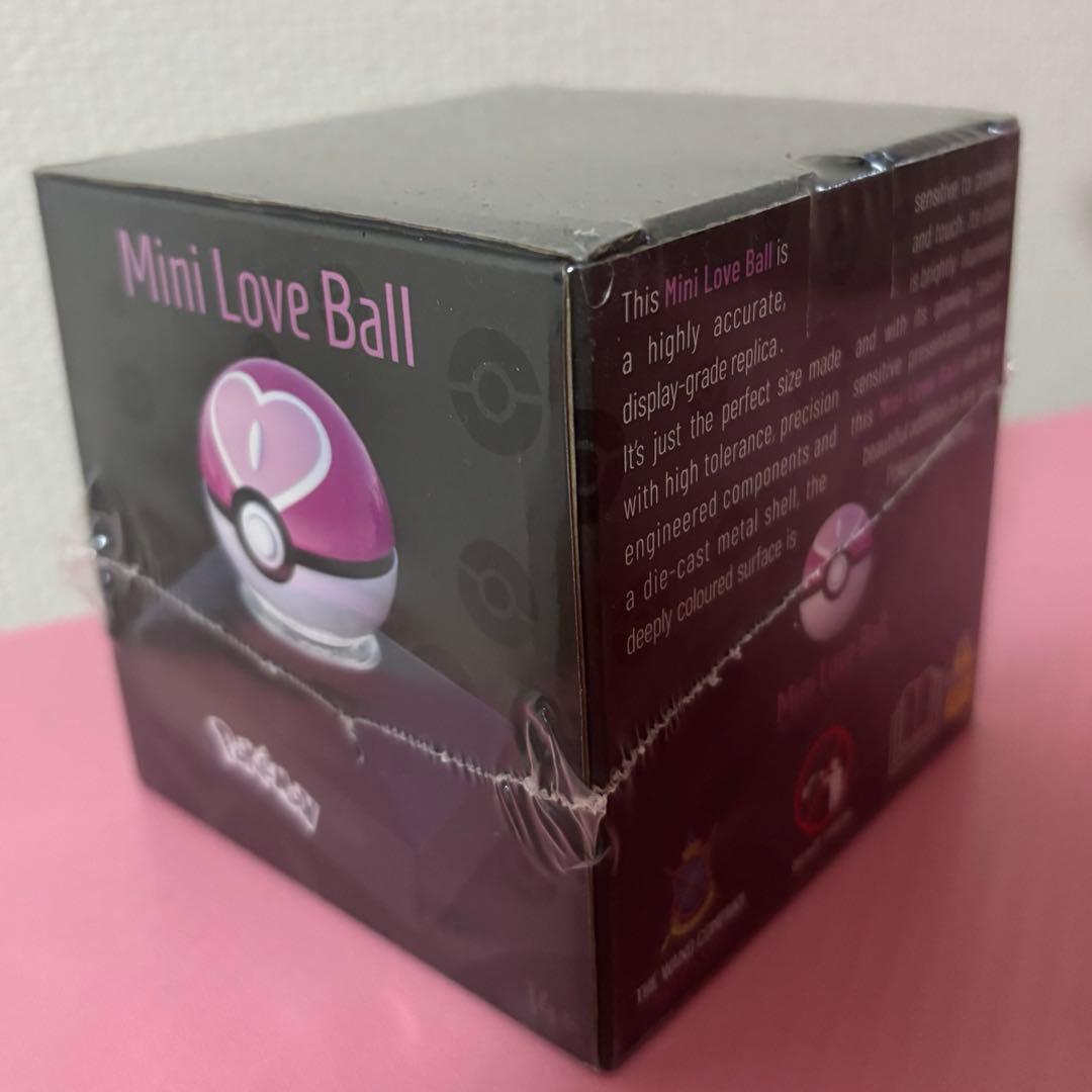 【海外正規品】ラブラブボール レプリカ ミニ Pokemon Center(ポケモンセンター) ／ ポケモン ミニラブラブボール
