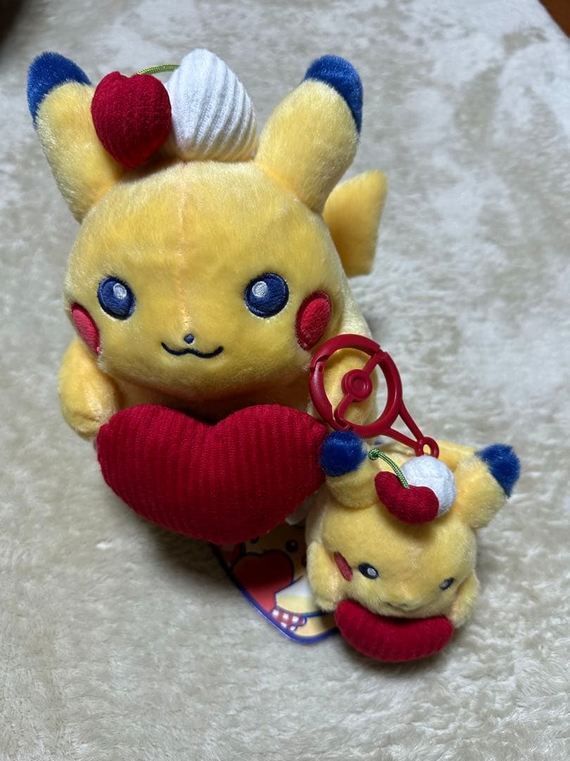 ポケモンセンター　ぬいぐるみ　モロゾフ　バレンタイン　ピカチュウ　ダイナー レトロな「モロゾフ」×「ピカチュウ」にメロメロ！ぬいぐるみセットも