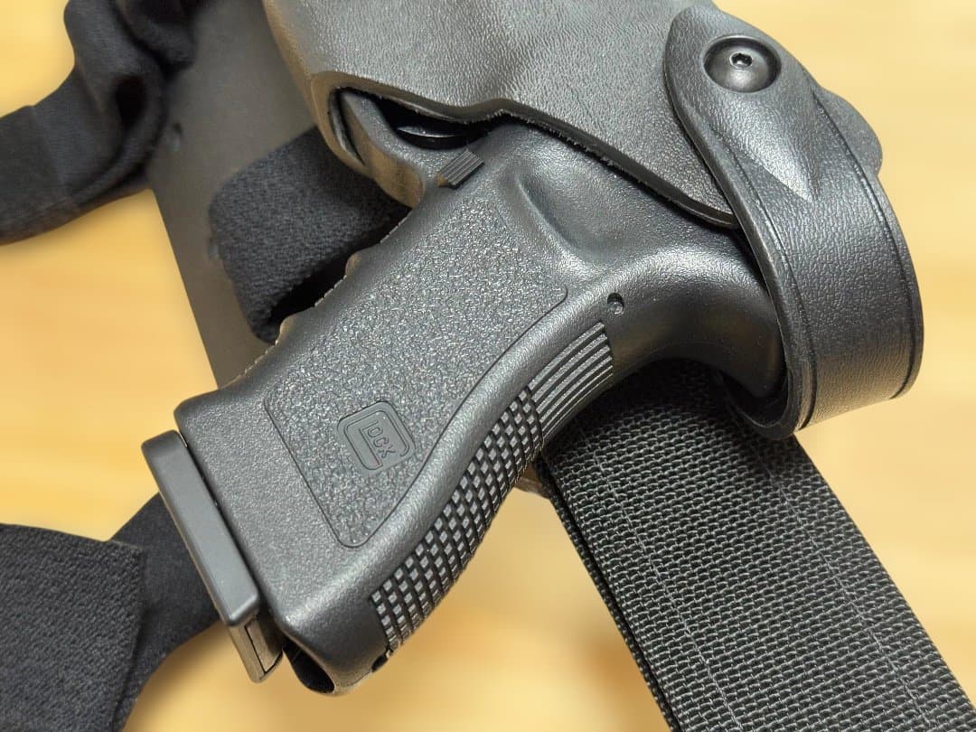 実物美品 Safariland 6004 -83 GLOCK17/22用 左用