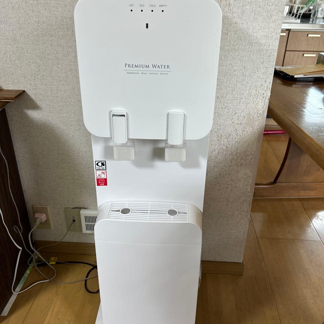 プレミアムウォーターサーバー　famfit 本体 famfit（ファムフィット）｜天然水ウォーターサーバーはプレミアム