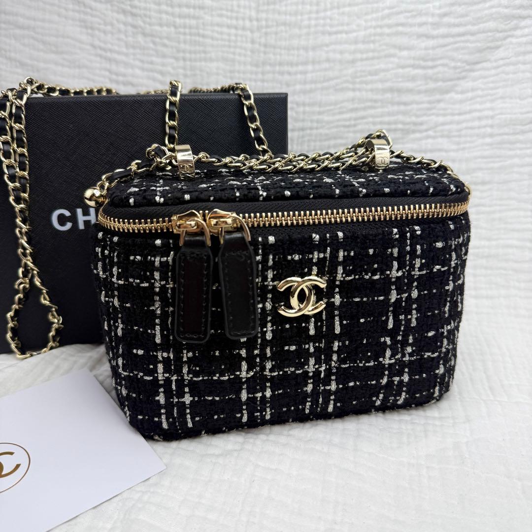【限定特価】CHANEL ノベルティ　チェーン　ショルダーバッグ　ツイード CHANEL ショルダーバッグ ブラックツイードバニティノベルティ｜Yahoo