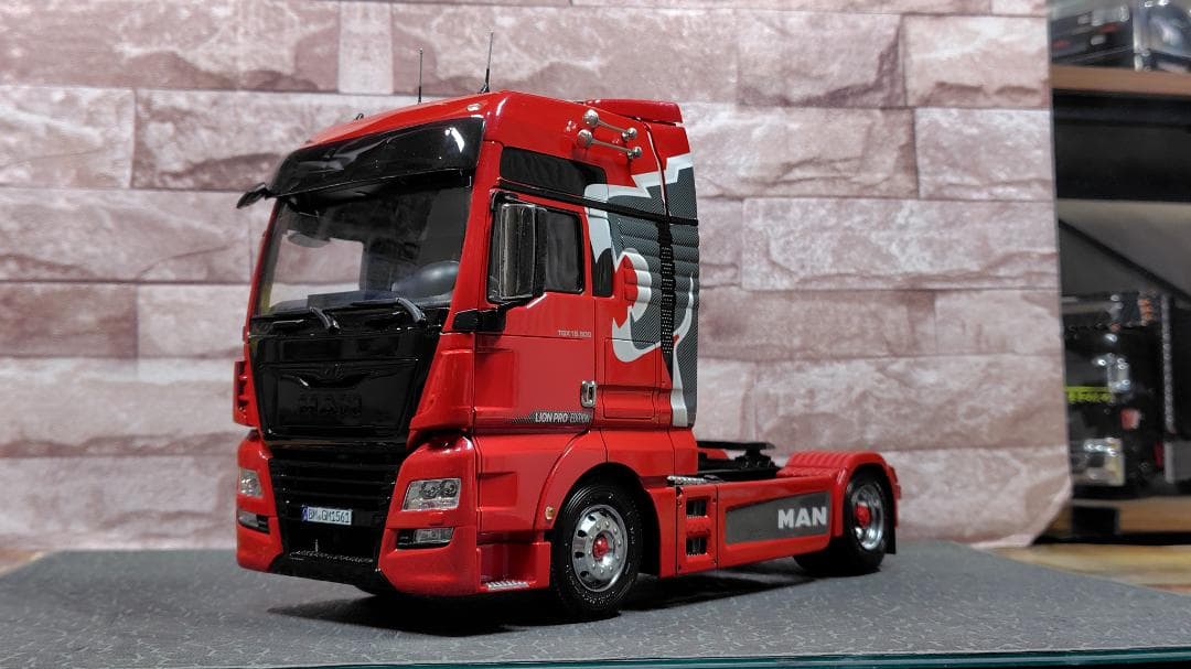 イタレリ MAN TGX トレーラーヘッド 完成品 1/14RC トレーラーヘッド MAN TGX 26. 540 6×4 XLX フルオペレーション