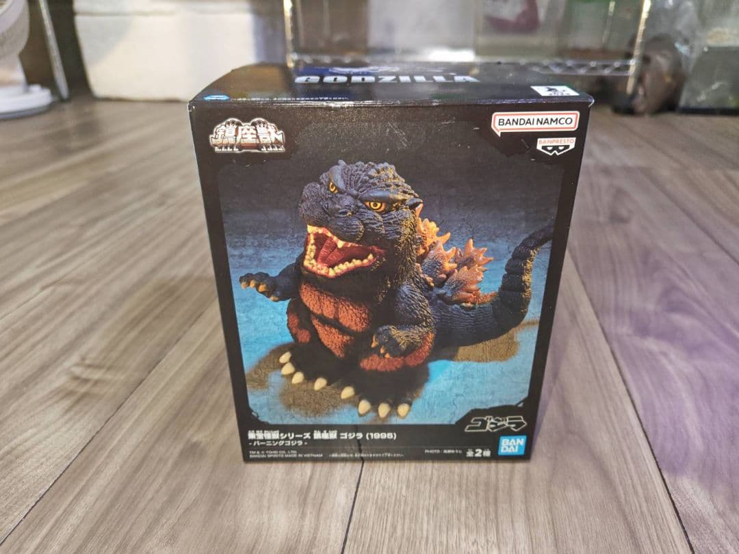 鎮座獣 バーニングゴジラ バンプレストのプライズフィギュアシリーズ「鎮座獣」追加要素を加えた