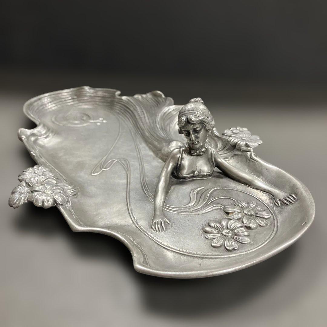 アール・ヌーヴォーデザイン ピュータートレー アール・ヌーヴォーデザインの美しい器 – Antique Serendipity
