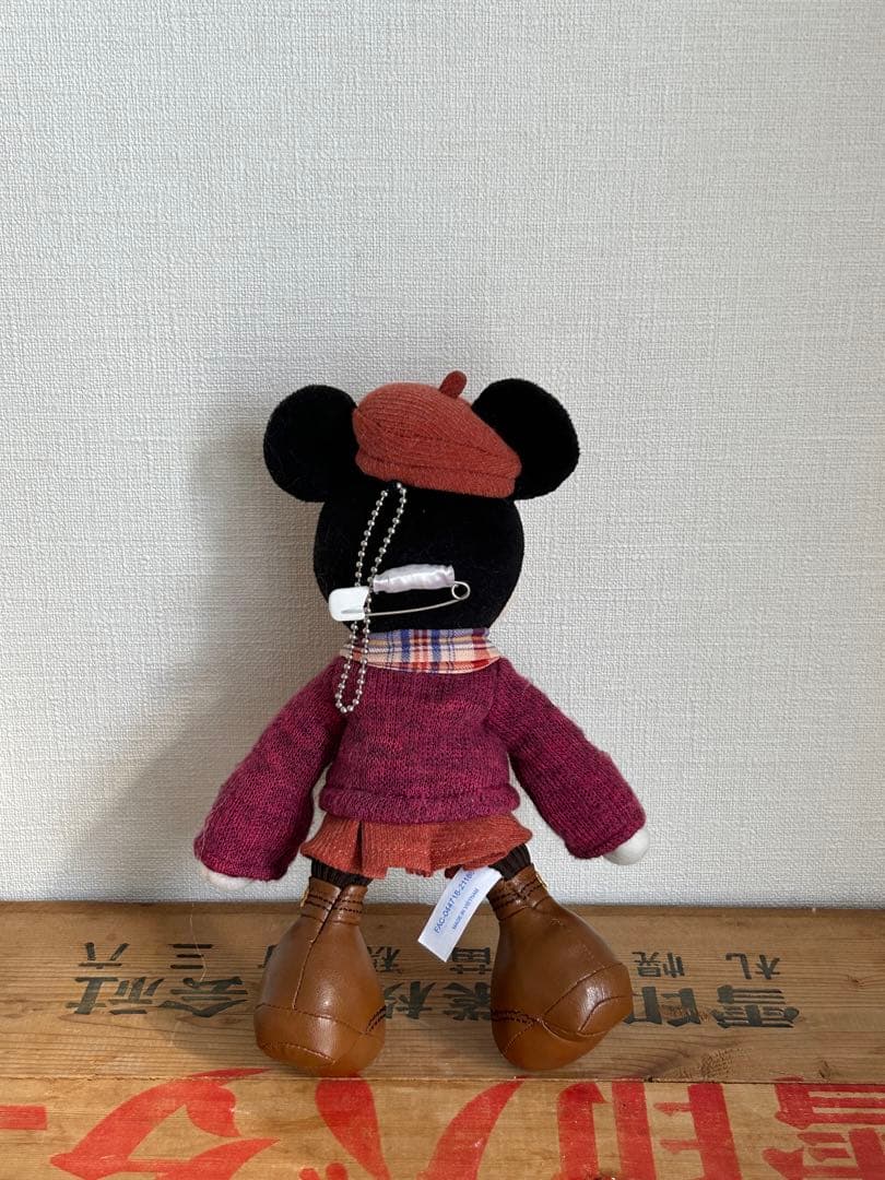 ディズニー ミニーのスタイルスタジオ 秋の衣装 ぬいぐるみバッジ